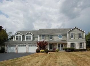 27 Old Barn Rd, Hawthorn Woods, IL 60047