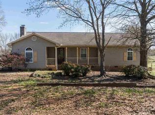 141 Oak Dr, Boiling Springs, SC 29316