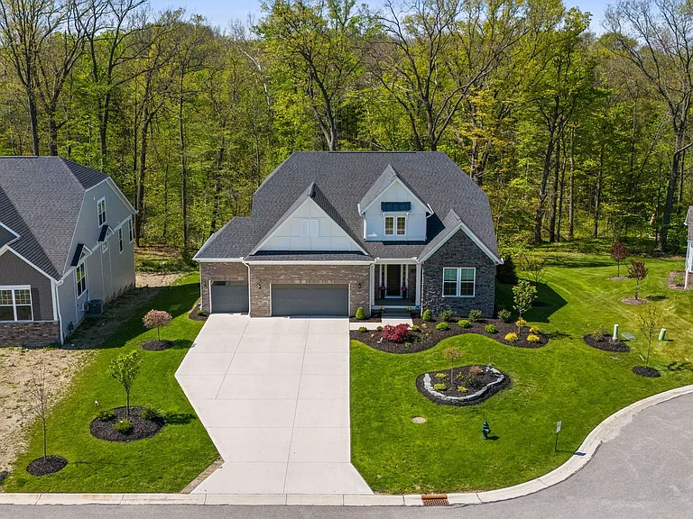 233 Lake Balaton Dr — Photo 9