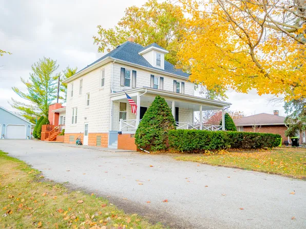 106 E Willow St, Fairbury, IL 61739
