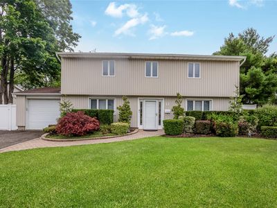 12 Dover Lane, Old Bethpage, NY, 11804