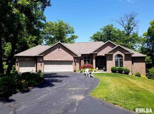1624 Nighthawk Ct, Pekin, IL