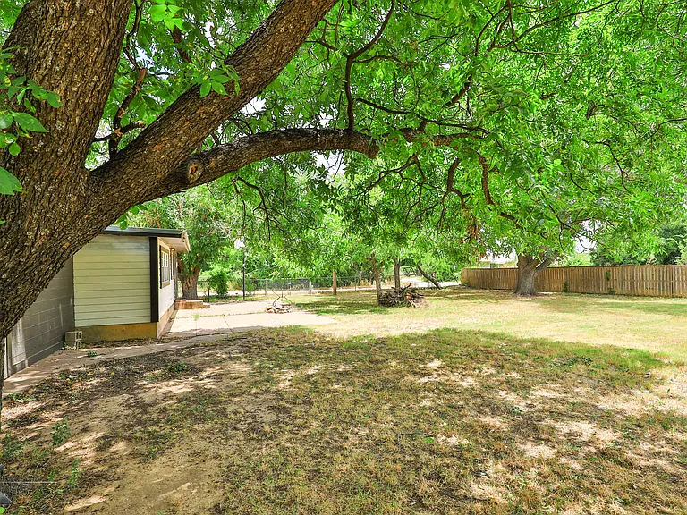 609 Sunset Dr — Photo 30