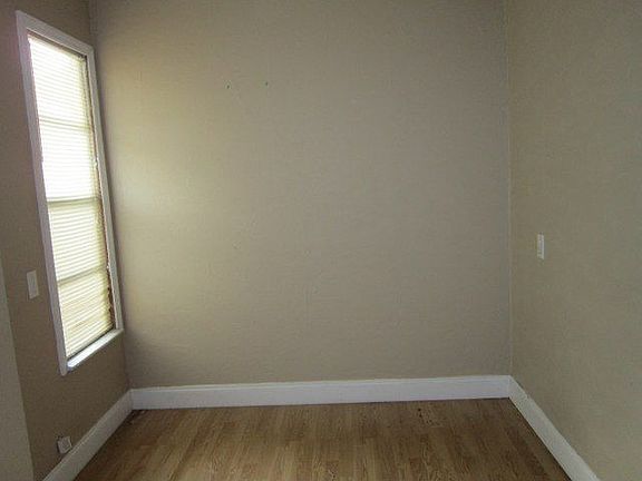 5th image of 3823 Nottingham Dr