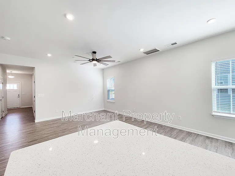 111 Marthawood Ln — Photo 12