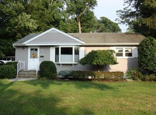 76 Brook Rd, Park Ridge, NJ 07656