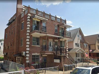 69 Bay 20 St #2B, Brooklyn, NY, 11214