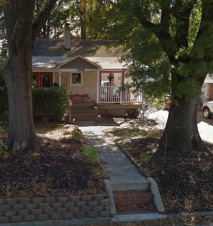 1st image of 1708 Roseland St