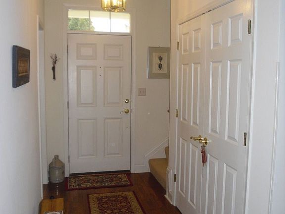 3rd image of 932 Rivergate Ct
