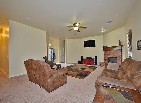 3rd image of 1705 Dorothy Dr