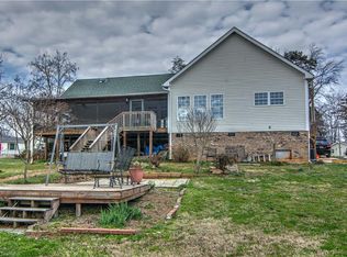 724 Pinehaven Dr, New London, NC 28127