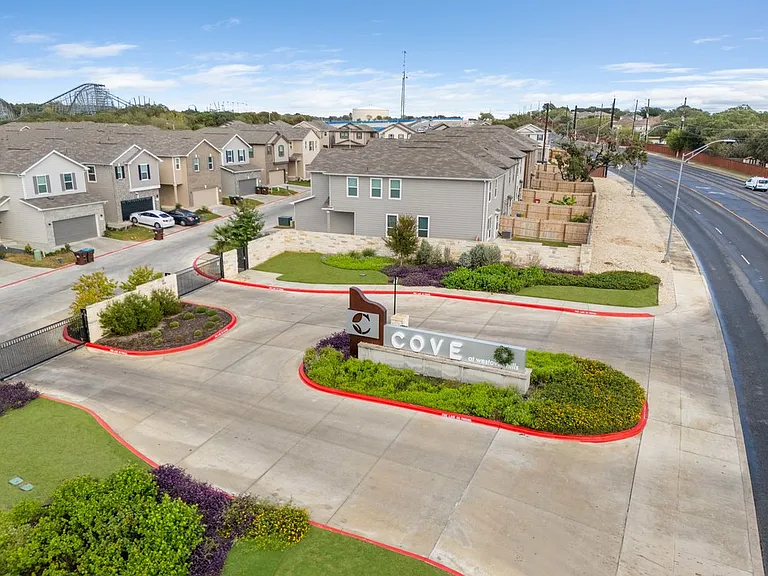 10643 W Military Dr #33 — Photo 36