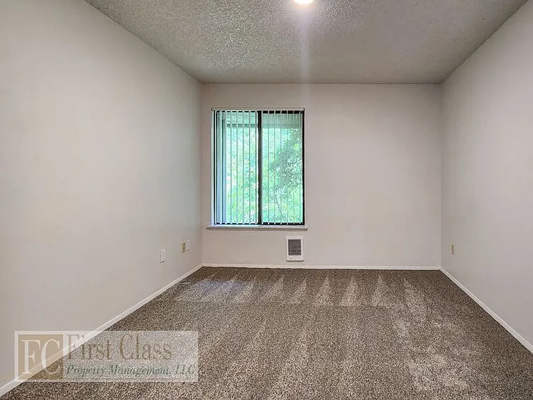 4748 SW Murray Blvd — Photo 11