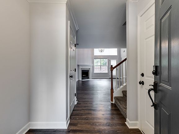 3rd image of 623 Heath Pl