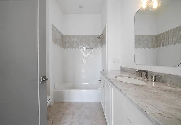 2347 Hosea L Williams Dr NE #14 — Photo 29