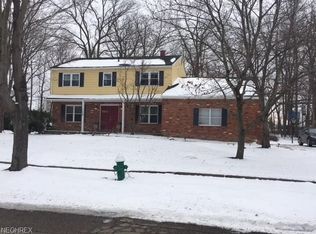 152 Chelmsford Dr, Aurora, OH