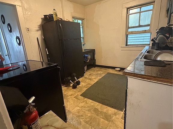 5th image of 630 15th St