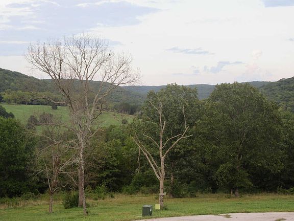 3rd image of 708 Forest Heights Dr
