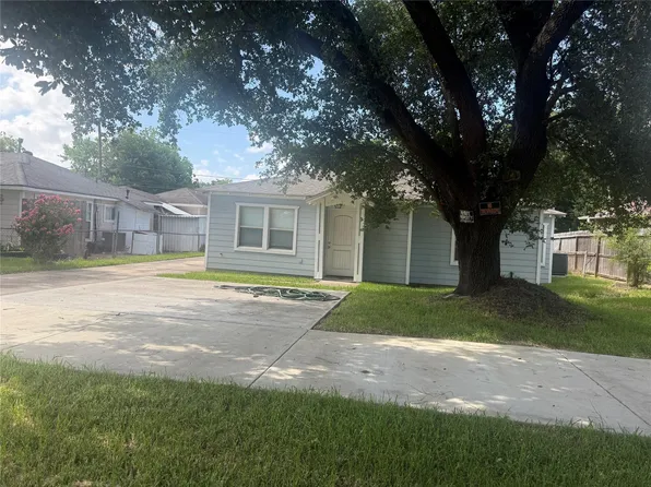 1321 Taylor Ave, Pasadena, TX 77506