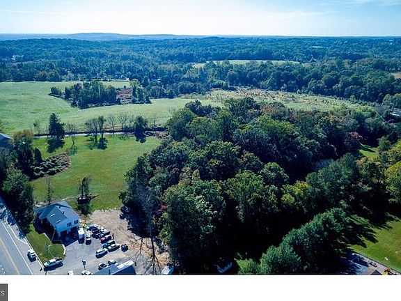 4th image of 510 Barkley Ln