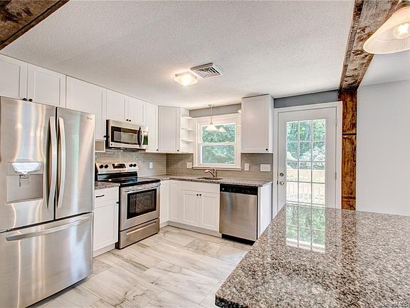 2nd image of 18 Oak Dr