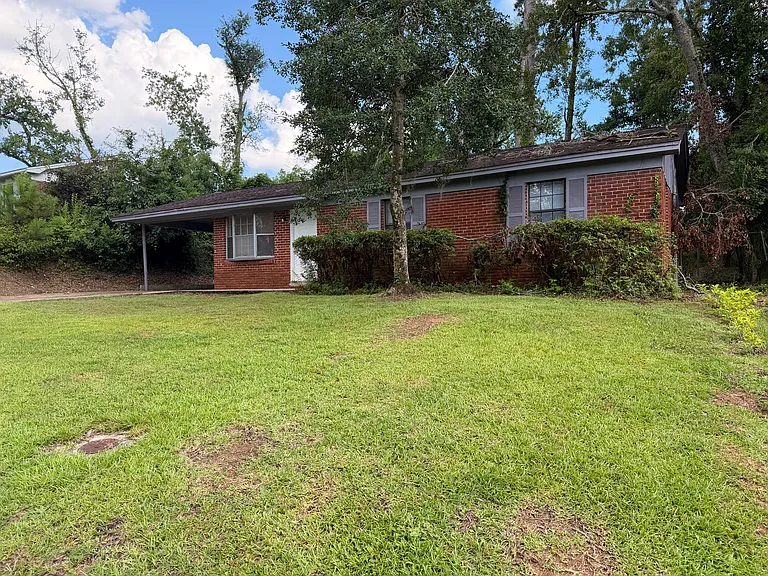 809 E Magnolia Dr — Photo 2