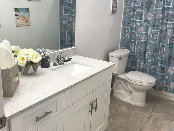 Guest bathroom 