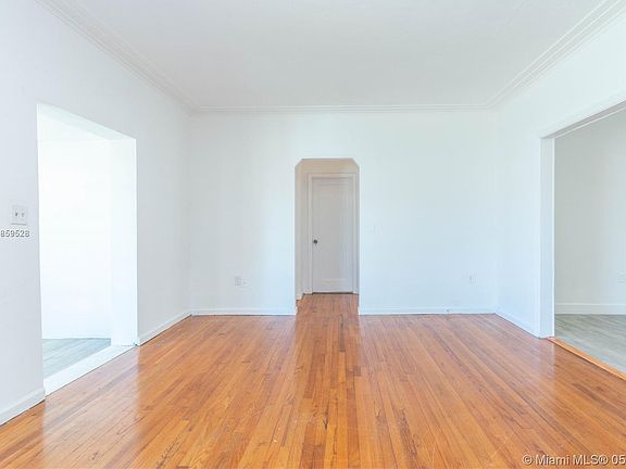 4th image of 22 S Royal Poinciana Blvd #0