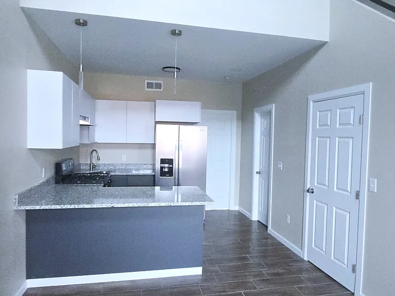 3030 Pera Ave #2 — Photo 7