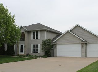 1535 Caroline Dr, New London, WI 54961