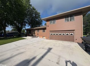 105 S Fort Ave, Eagle Grove, IA 50533
