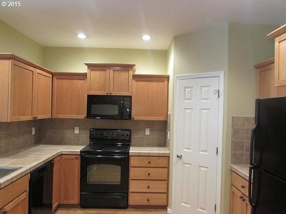 4th image of 1129 SE Alika Ave