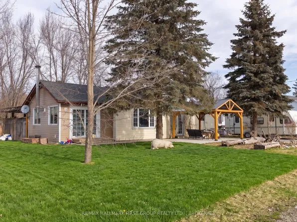 469 Absalom Rd, Loyalist, ON K0H 1G0