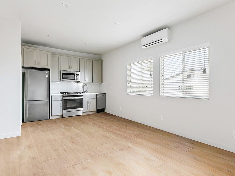 1st image of 209 N Benton Way