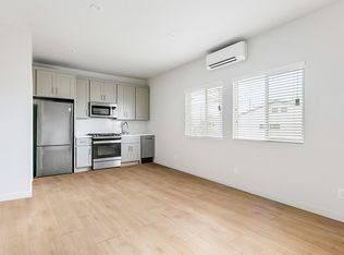 209 N Benton Way, Los Angeles, CA 90026