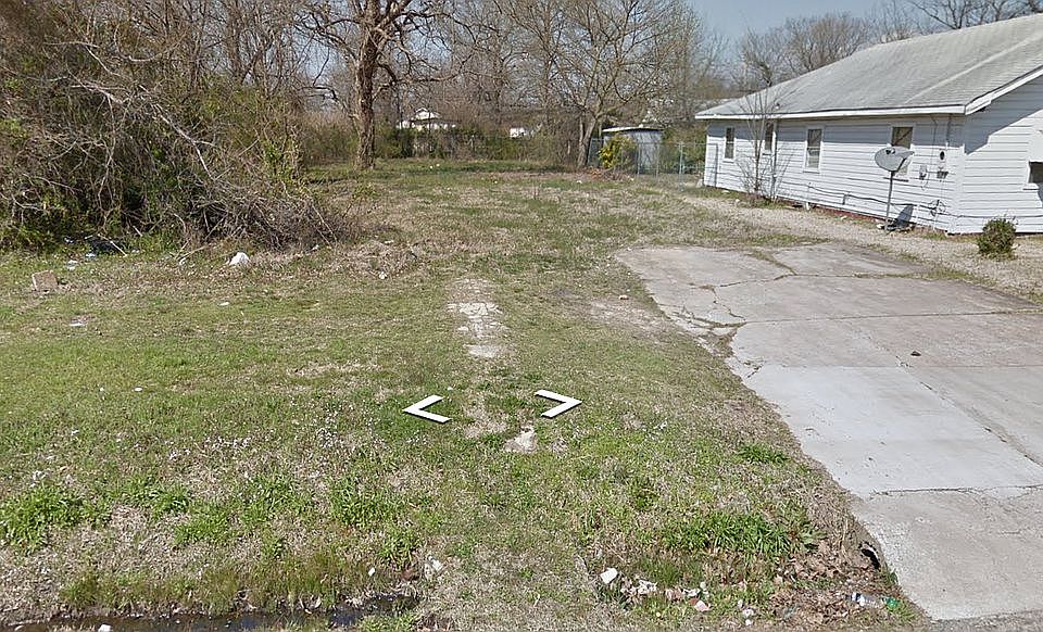 1st image of 1909 W 9th Ave