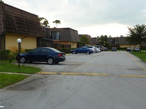 2nd image of 4225 Turnberry Cir APT 7