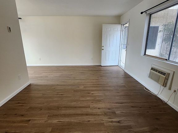 4th image of 4419 Rosebud Ln APT E
