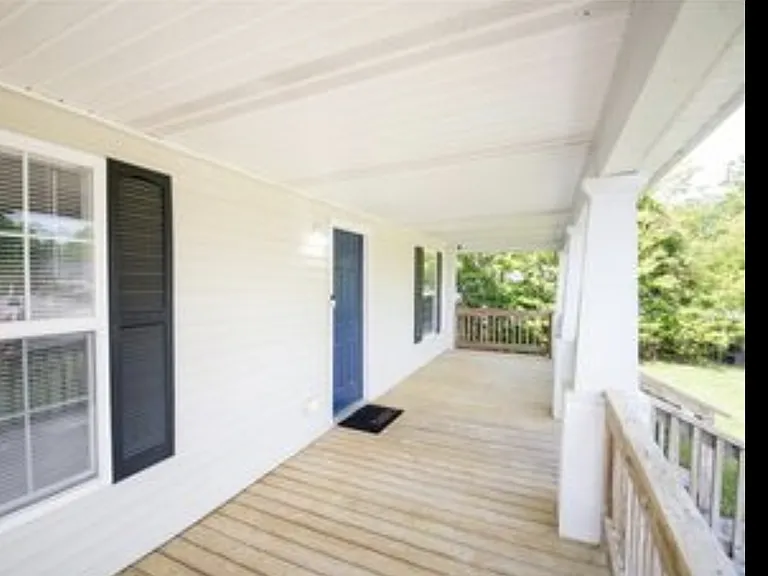 105 Idol St — Photo 2