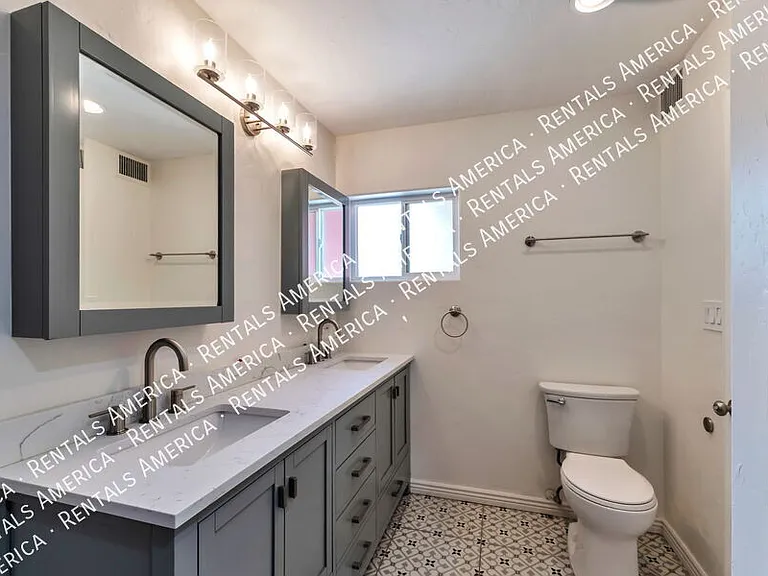 2250 E La Mirada St — Photo 21