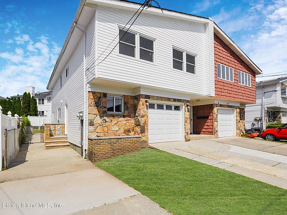 2nd image of 211 Bishop St