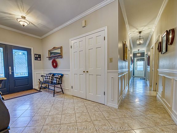 3rd image of 108 Grayrock Cres