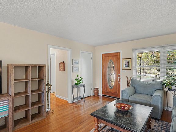 3rd image of 3938 Azalean Dr