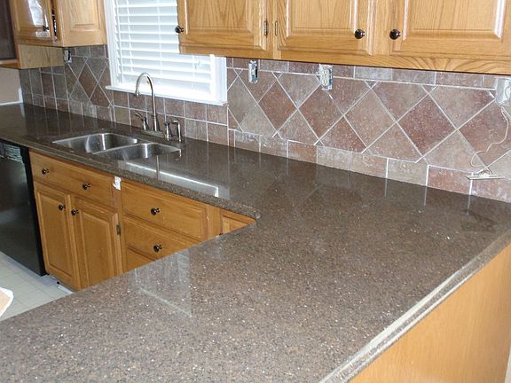QUARTZ COUNTERTOP
