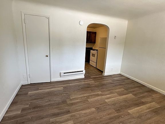 2nd image of 808 22nd St #23