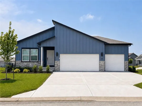 1543 SW Arbor Valley Dr, Lees Summit, MO 64082