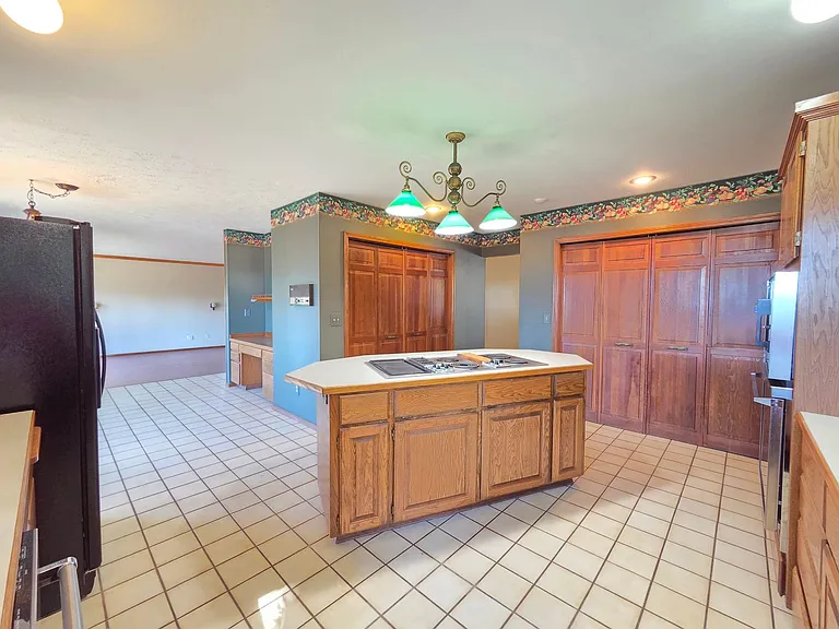7706 E Woodview Dr — Photo 12