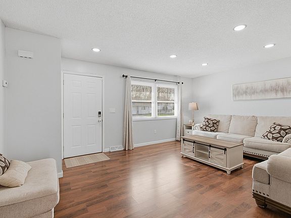 4th image of 16338 Fishing Ave W