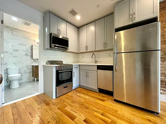 Rented by Bohemia Realty Group | media 26