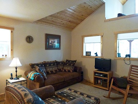 4th image of 15890 Spruce Dr